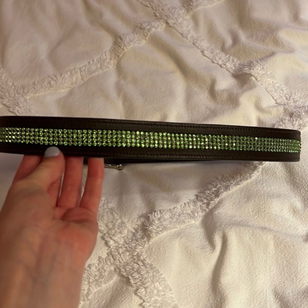 Green sparkle belt